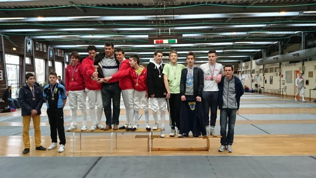 PODIUM EQUIPE
